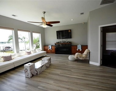 236 Ruby Lake Lane - Photo Thumbnail 10