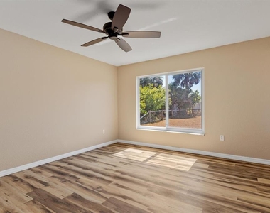 18019 Avonsdale Circle - Photo Thumbnail 10