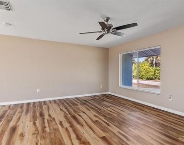 18019 Avonsdale Circle - Photo Thumbnail 4