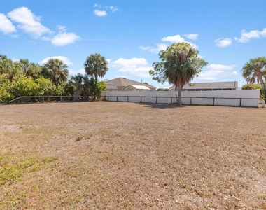 18019 Avonsdale Circle - Photo Thumbnail 20