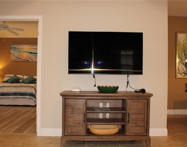 12749 Coastal Breeze Way - Photo Thumbnail 9