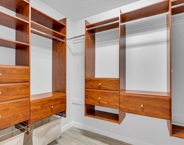 11790 Forest Park Circle - Photo Thumbnail 31