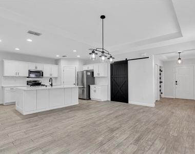 11790 Forest Park Circle - Photo Thumbnail 20
