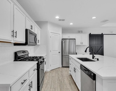 11790 Forest Park Circle - Photo Thumbnail 15