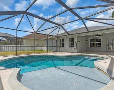 11790 Forest Park Circle - Photo Thumbnail 3