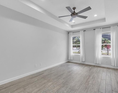 11790 Forest Park Circle - Photo Thumbnail 29