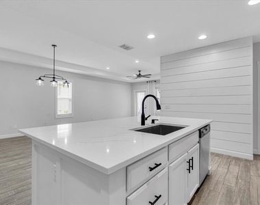11790 Forest Park Circle - Photo Thumbnail 13