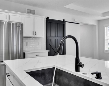 11790 Forest Park Circle - Photo Thumbnail 14