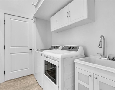 11790 Forest Park Circle - Photo Thumbnail 39