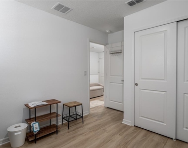 6011 Whetstone Court - Photo Thumbnail 16