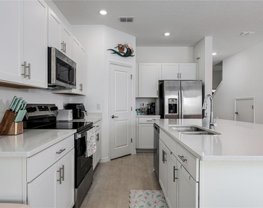 6011 Whetstone Court - Photo Thumbnail 5