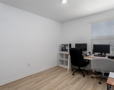 6011 Whetstone Court - Photo Thumbnail 15