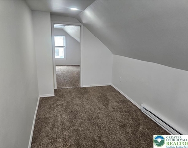 546 E Kline - Photo Thumbnail 11