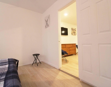 5200 Carousel Drive - Photo Thumbnail 7