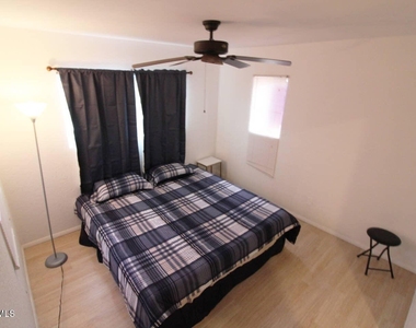 5200 Carousel Drive - Photo Thumbnail 6
