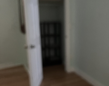 546 Congress Avenue - Photo Thumbnail 2