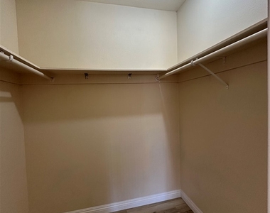 4653 Fro Avenue - Photo Thumbnail 13