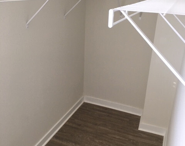 305 Lorien Way - Photo Thumbnail 9