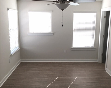 305 Lorien Way - Photo Thumbnail 6