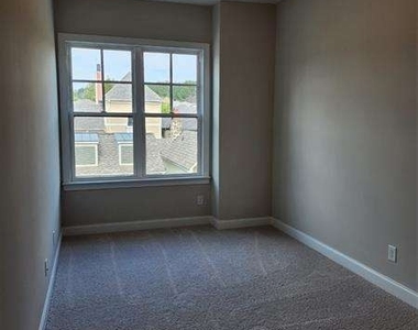 633 Stickley Oak Way - Photo Thumbnail 38