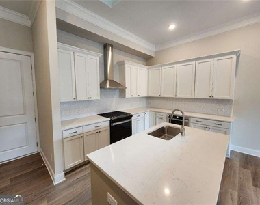 633 Stickley Oak Way - Photo Thumbnail 12