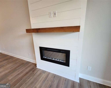 633 Stickley Oak Way - Photo Thumbnail 15