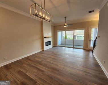 633 Stickley Oak Way - Photo Thumbnail 13