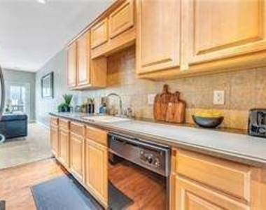 7039 Bayrose Circle - Photo Thumbnail 2