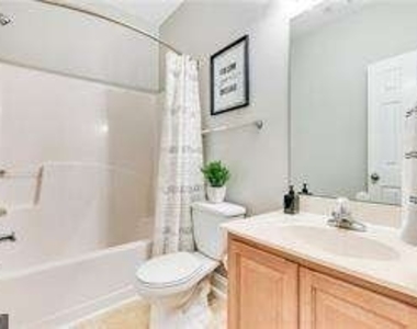7039 Bayrose Circle - Photo Thumbnail 10