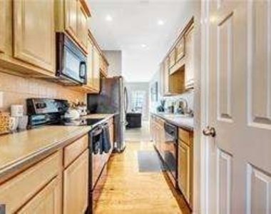 7039 Bayrose Circle - Photo Thumbnail 3