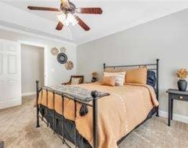 7039 Bayrose Circle - Photo Thumbnail 14