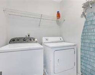 7039 Bayrose Circle - Photo Thumbnail 9