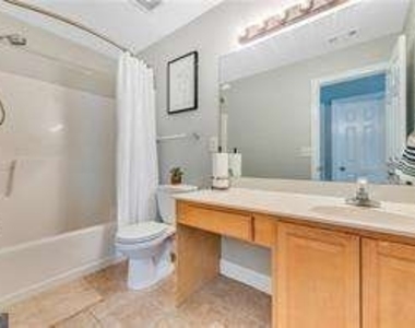 7039 Bayrose Circle - Photo Thumbnail 12