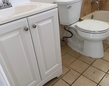 1873 Nw 46th Street - Photo Thumbnail 7