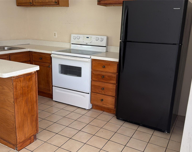 1873 Nw 46th Street - Photo Thumbnail 10