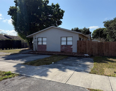 6140 Sw 43rd Street - Photo Thumbnail 3