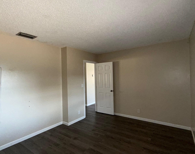 6140 Sw 43rd Street - Photo Thumbnail 15