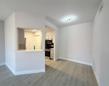 5757 Martel Avenue - Photo Thumbnail 5