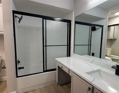5757 Martel Avenue - Photo Thumbnail 10