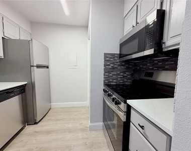 5757 Martel Avenue - Photo Thumbnail 3