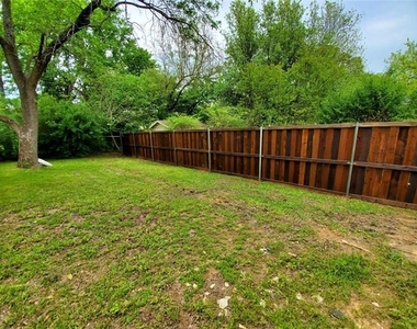 2115 Glenwood Lane - Photo Thumbnail 1
