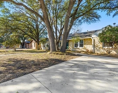 3504 Corto Avenue - Photo Thumbnail 3