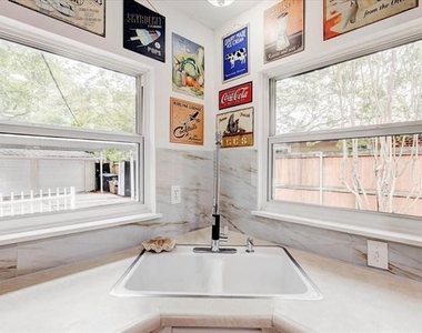 3727 W Biddison Street - Photo Thumbnail 15