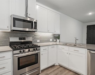 537 Parkside Drive - Photo Thumbnail 5