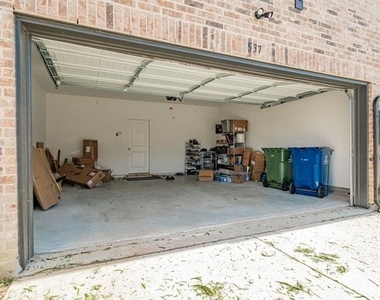 537 Parkside Drive - Photo Thumbnail 16