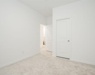537 Parkside Drive - Photo Thumbnail 9