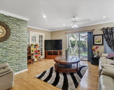 1521 Snapdragon Drive - Photo Thumbnail 3