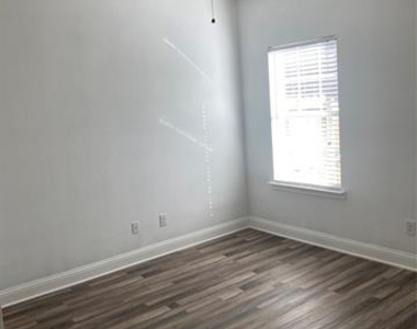 4811 Henry Street - Photo Thumbnail 20