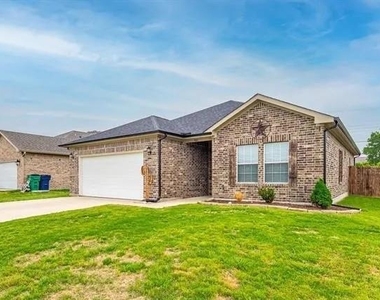4811 Henry Street - Photo Thumbnail 1