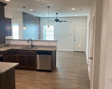 4811 Henry Street - Photo Thumbnail 6